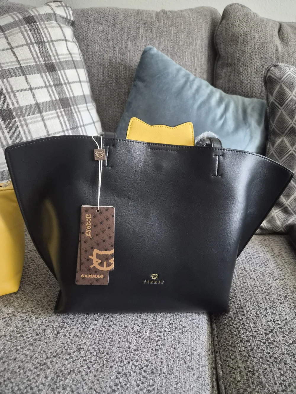 Black Cat-Themed Tote Bag with Red Bow Accents NWT